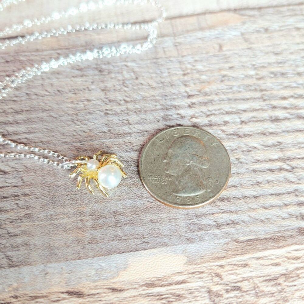 Spider Necklace - Picture 3 of 3